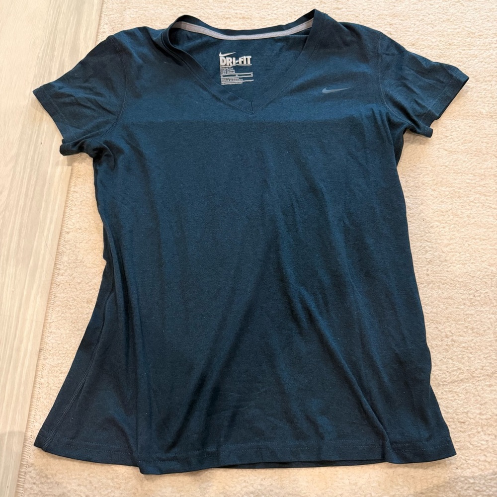 Nike Women's Navy Dri-FIT Short Sleeve Tee Size Medium‎